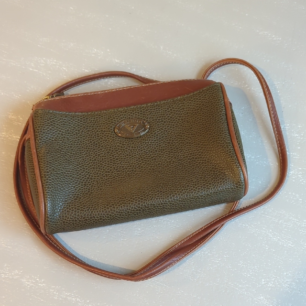 Vintage Guess Leather Crossbody Bag‎